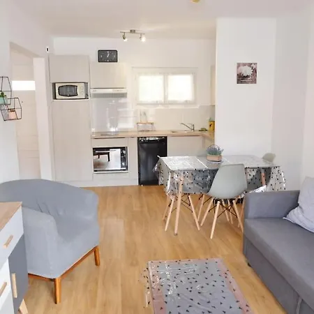 4 Personnes-terrasse-parking-clim Appartamento *